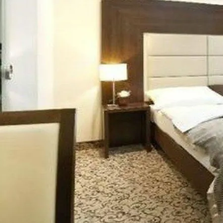 Akzent Sternen 3* 乌尔丁根-米尔霍芬