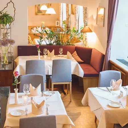 Akzent Sternen 3* 乌尔丁根-米尔霍芬